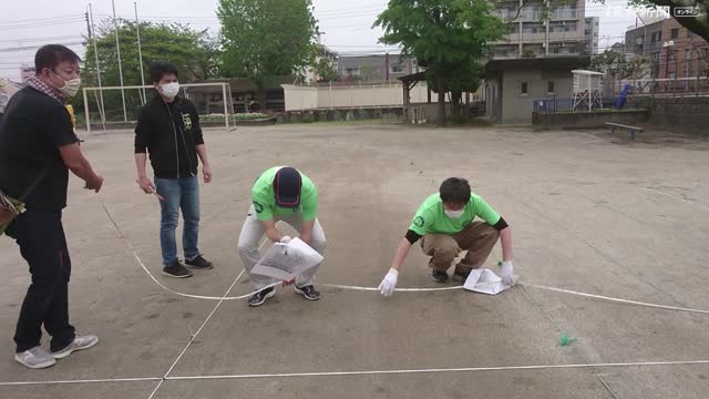 保護者がアマビエの絵を校庭に描く…鹿児島