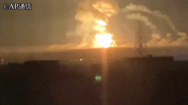 ロシア軍 ウクライナを侵攻 ａｐ通信が爆発の映像を配信 新着動画 動画 読売新聞オンライン